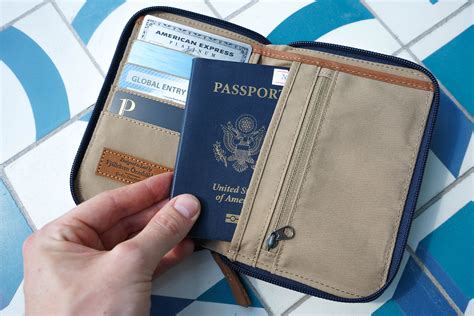 best traveling wallets.